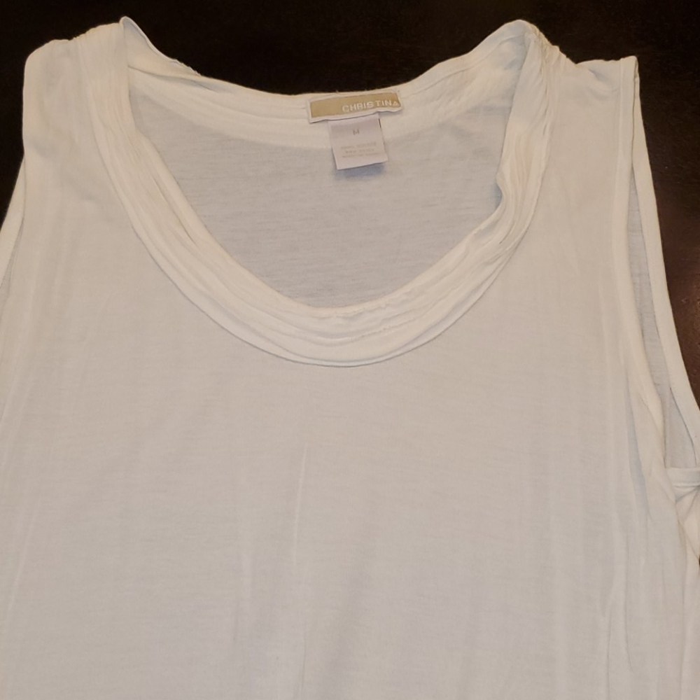 White Tank Top ๐ค - Picture 5 of 7